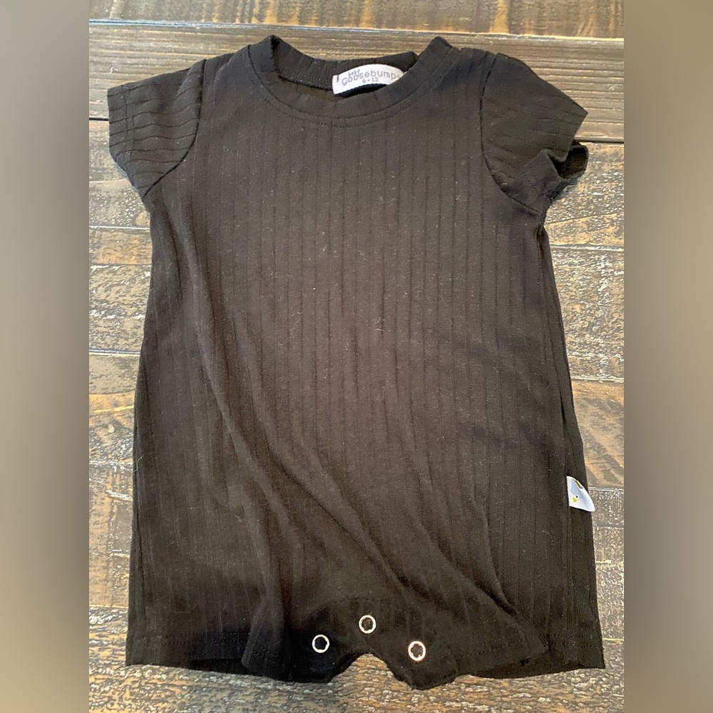 Black goosebumps 6-12 play condition onesie